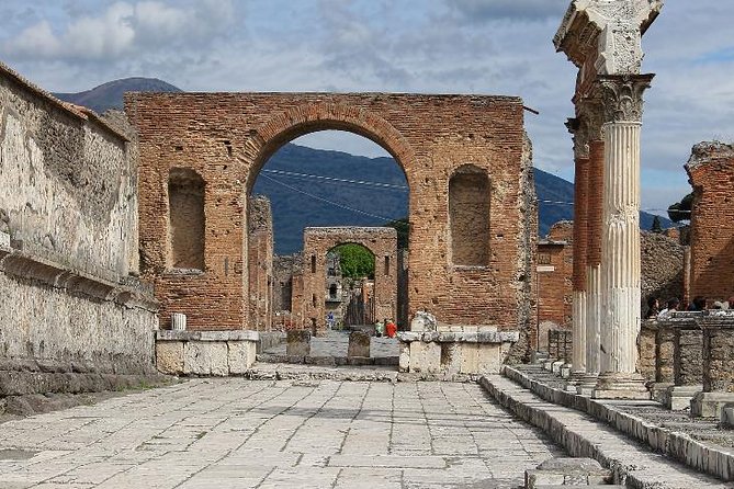 Pompeii, Sorrento and Amalfi Coast (Driver Only/Self Touring) - Getting to Pompeii Fast (and With a Plan)