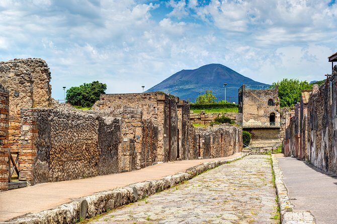 Pompeii & the Amalfi Coast Private Tour - Stop 1: Pompeii Archaeological Park, minus the transport headache