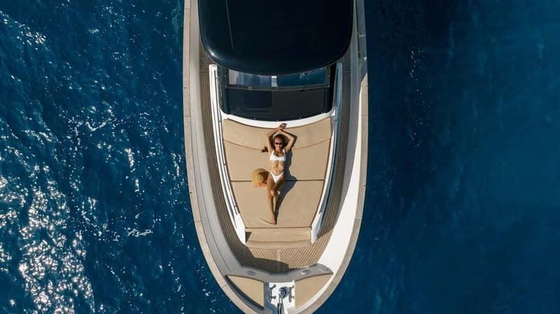 Positano: Amalfi Coast & Emerald Grotto Private Boat Tour - Emerald Grotto Stop: Intense Green Waters and the Optional €7 Boat Interior
