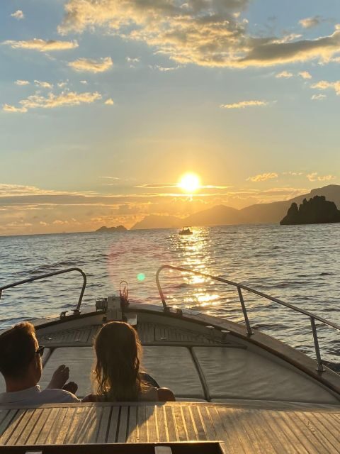 Positano: Amalfi Coast Sunset Group Boat Tour with Prosecco - Key Points at a Glance