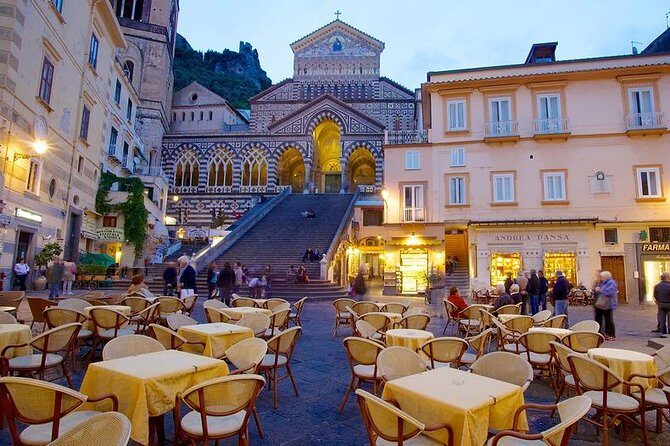 Positano, Amalfi & Ravello - UP TO 08 PEOPLE - A scenic Mercedes minivan from Sorrento (and why it matters)