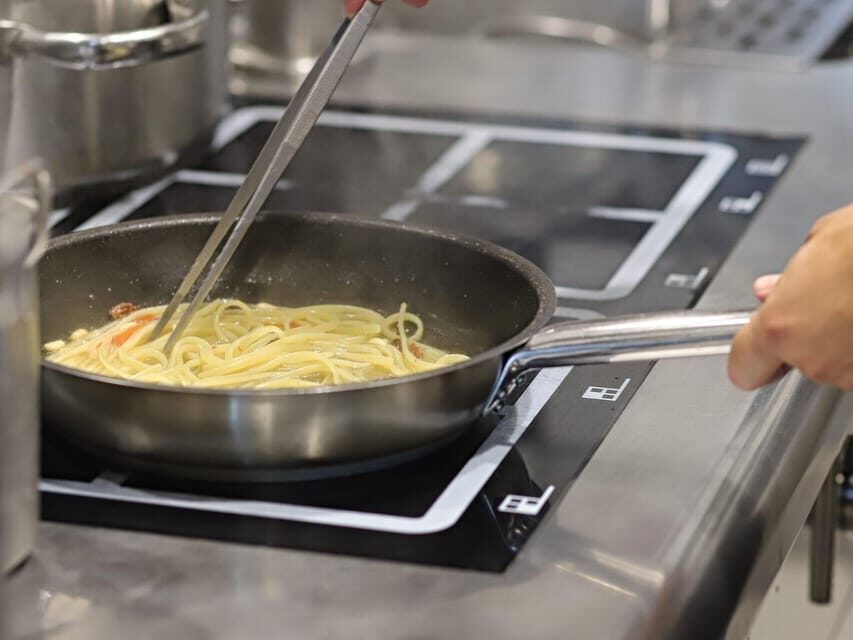 Positano: Small Group Cooking Class with Prosecco & Dessert - Where It Happens and What the Setting Adds