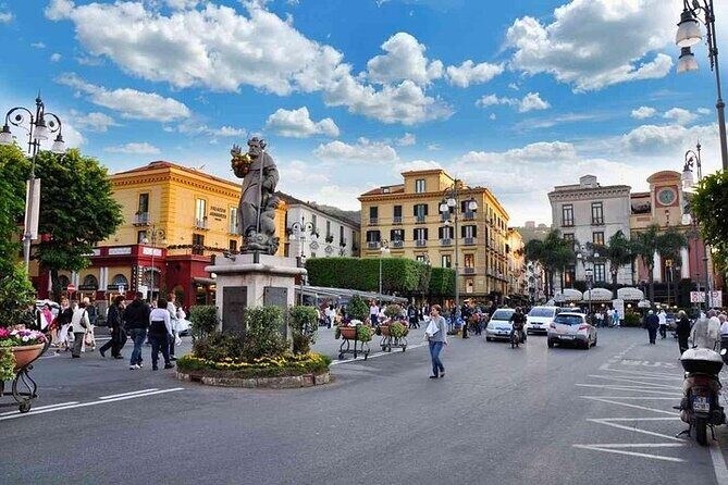 Positano, Sorrento and Pompeii Guided Tour from Naples - FAQ