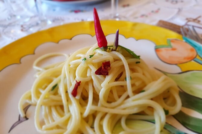 Positano Spaghetti experience - Garden tour and garden logic: why ingredients taste different