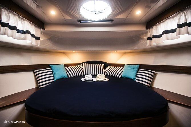 Private Amalfi Coast Tour in a Apreamare 38ft DIAMOND Boat - From Sorrento toward Positano: setting the tone on the water