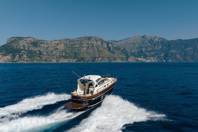 Private Amalfi Coast Tour in a Apreamare 38ft DIAMOND Boat - Onboard inclusions: the drinks and snacks that keep it easy