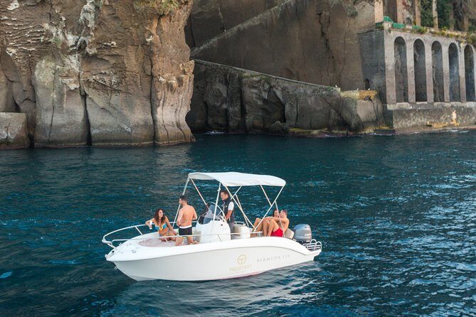 Private Amalfi Coast Tour in a ROMAR BERMUDA Boat - Getting From Sorrento to the Port (and Why It Matters)