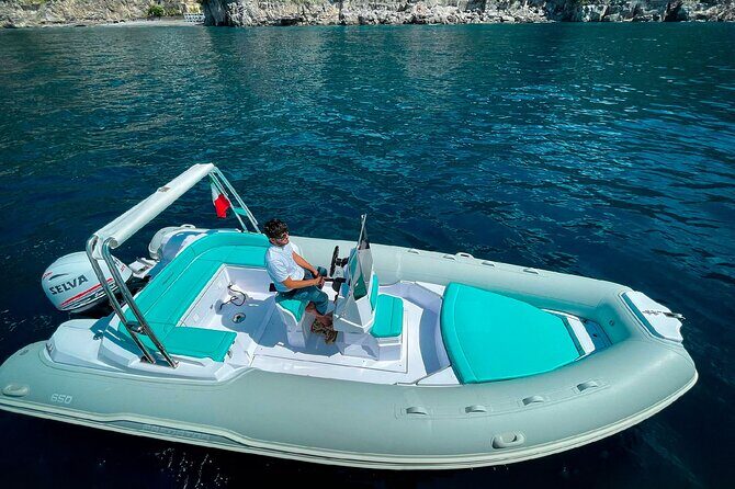Private Boat Tour: 90 minutes in Amalfi Coast with snacks and drinks - Your 90-Minute Amalfi Coast Route From Positano