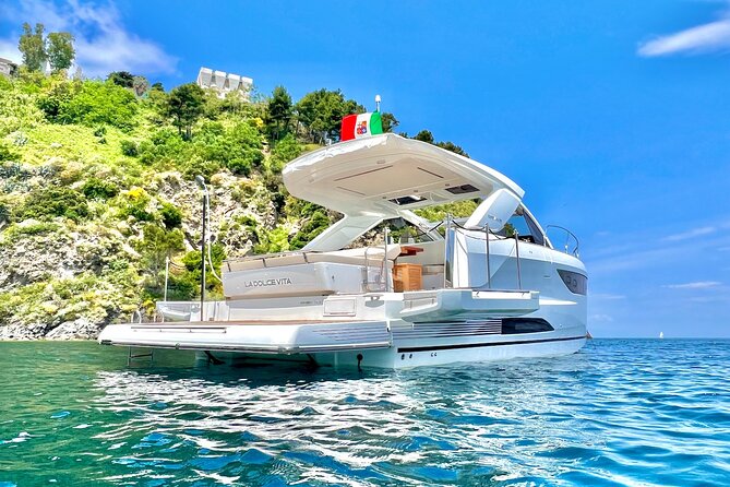 Private boat tour from Naples to Capri+Amalfi Coast JEANNEAU DB43 - Onboard Life on the Water: Snacks, WiFi, Restroom, and the Comfort Factor