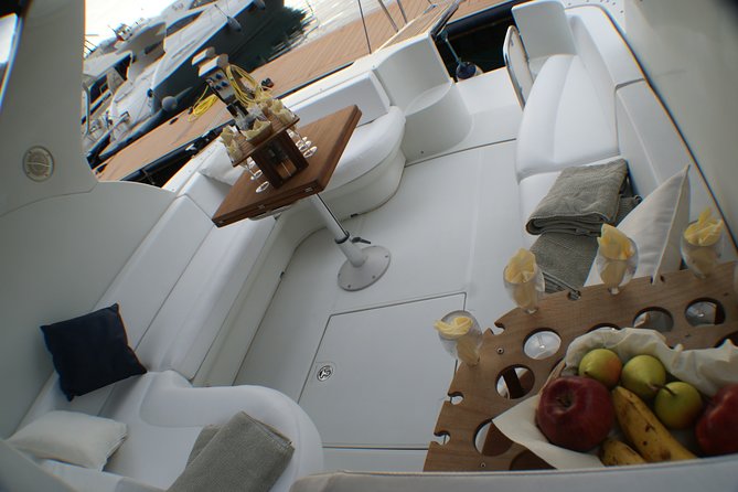 Private Cruise to Capri and Amalfi coast from Positano or Amalfi - yacht 40' - Price and value for a group up to 8 (and max size reality)