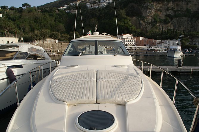 Private Cruise to Capri and Amalfi coast from Positano or Amalfi - yacht 50' - Meals and drinks: what’s covered and what you’ll pay extra for