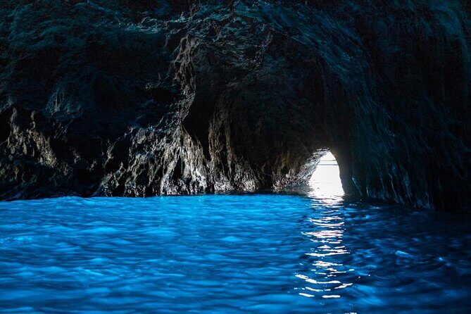 Private Scenic Boat Tour from Sorrento to Capri and Positano - Key highlights you’ll care about
