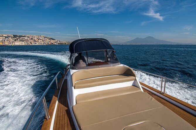 Private Sunset Cruise of the Amalfi Coast (restroom on board) - Li Galli Sirens and Nureyev: the stories that make the coast stick