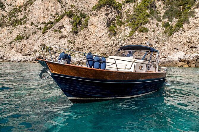 Private Tour Capri & Positano from Sorrento -Gozzo Apreamare 10 - Who this private Capri and Positano tour is perfect for