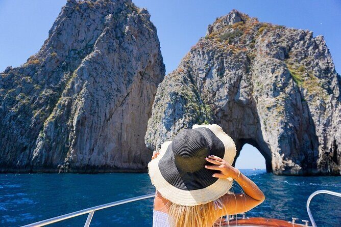 Private Tour of the Amalfi Coast and Pompeii - Getting There Comfortably from Naples: Private Van, Restroom, and On-Board Info
