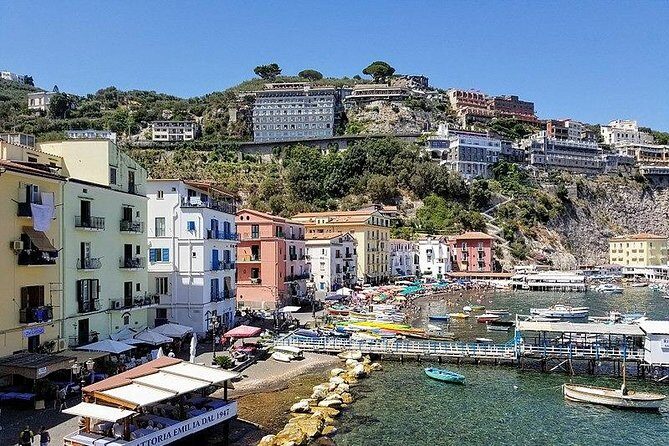 Private Transfer from Sorrento to Positano - Inside the Vehicle: Air-Conditioning, Space, and Group Size