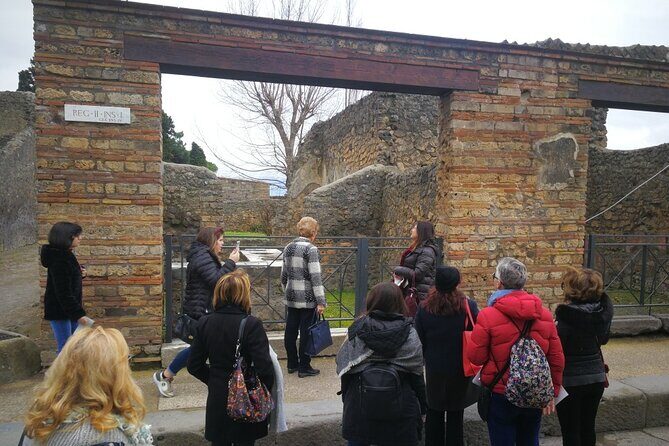 Private Transfer Naples Positano or Praiano or vice versa, Via Pompei or Cantina - Pompeii Stop on the Way: How to Make the Timing Work