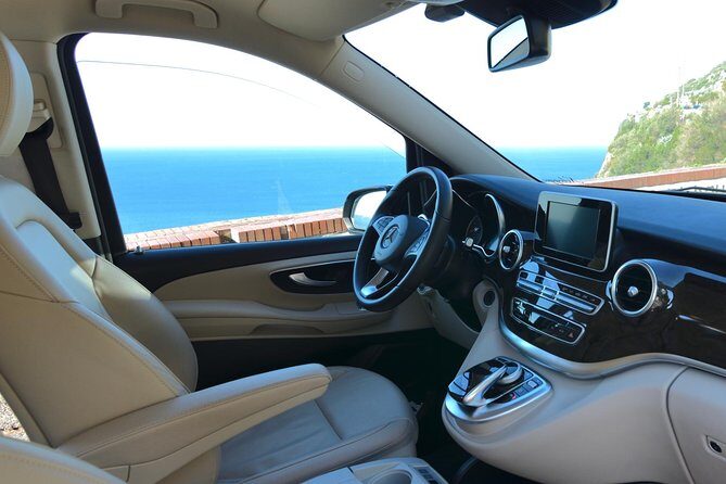Private Transfer to Positano - In the car with an English-speaking driver and real problem-solving