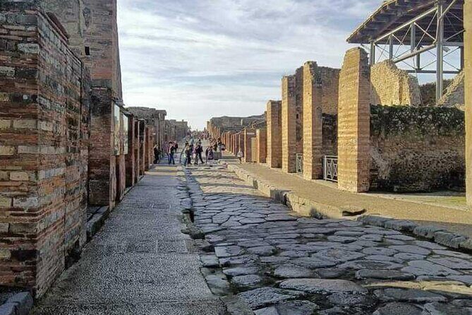 Private transfer to Positano via Pompeii - New Discoveries and the Slave Story You Might Hear About