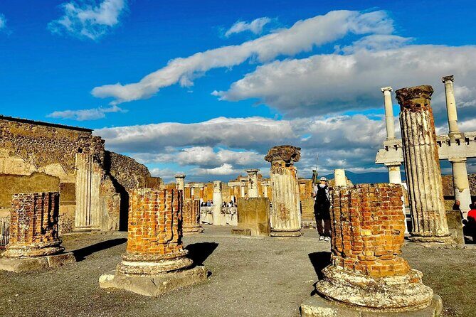 Rome Airport Transfer to Pompeii Tour to Amalfi, Ravello, Minori - Private Minivan Comfort and Small-Group Size