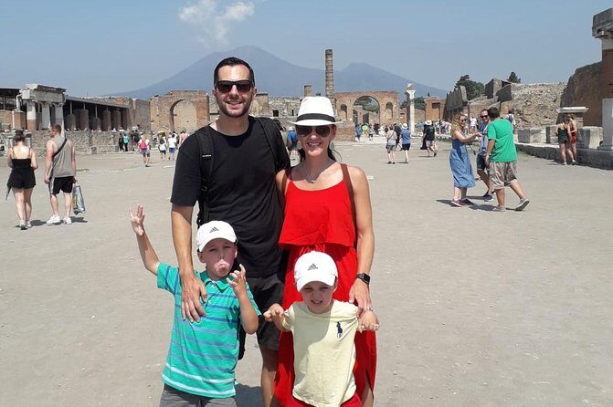 Shore Excursion Tour for Kids from Naples to Pompeii and Amalfi Coast - Private transport by air-conditioned minivan: why it matters on an 8-hour day
