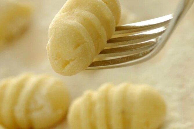 Small-Group Cooking Class in Positano: Gnocchi, Tiramisù & Drinks - Lunch or dinner with wine and limoncello