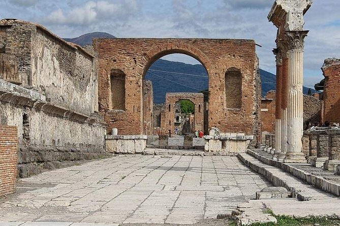 Small-Group Full-Day Pompeii, Positano and Amalfi Coast from Rome - Should You Book This Pompeii and Positano Day Trip?