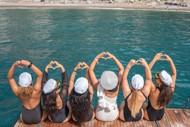 Small Group Tour to Positano by Boat at Sunset - Leaving Positano by boat: finding the meeting spot and starting clean