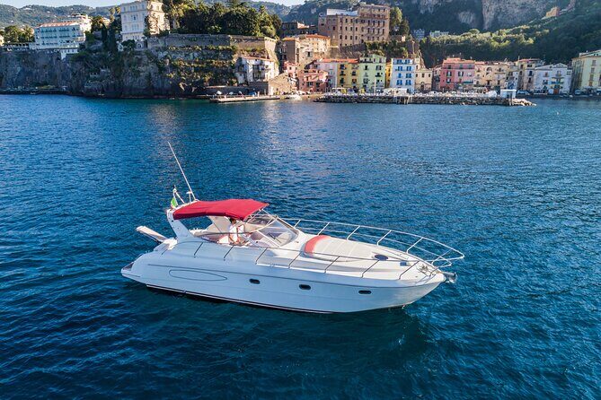 Sorrento: Private boat tour Capri&Positano - Raffaelli Shamal 40 - Meet your skipper: what private means in real life