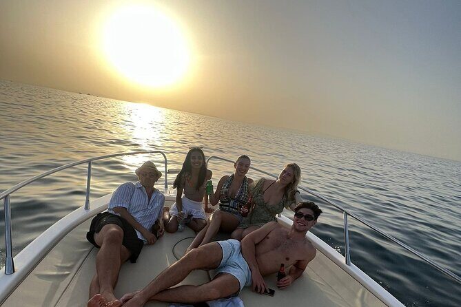 Sunset cruise on Amalfi Coast - What the boat setup really means for your night