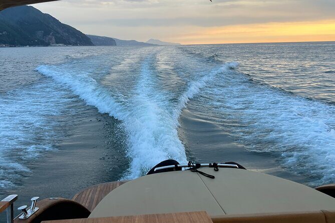 Sunset cruise on Amalfi Coast - The people factor: hosts, skipper, and the social tone