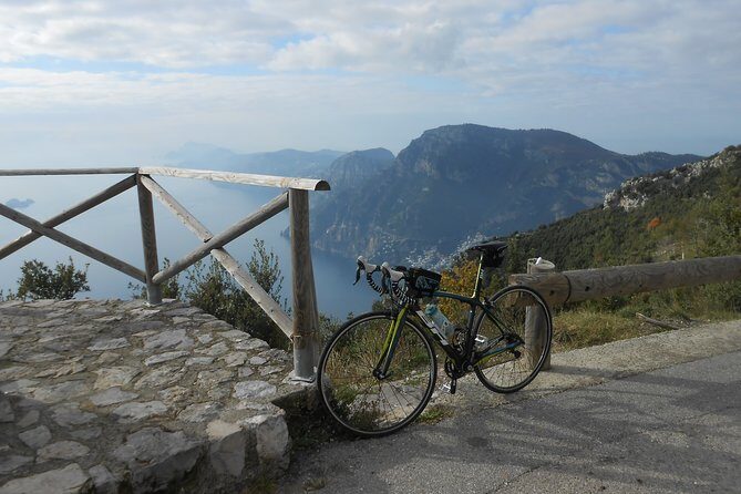 Tour of Agerola by bike - Stop for Big Payoff: Fausto Coppi Monument in Agerola