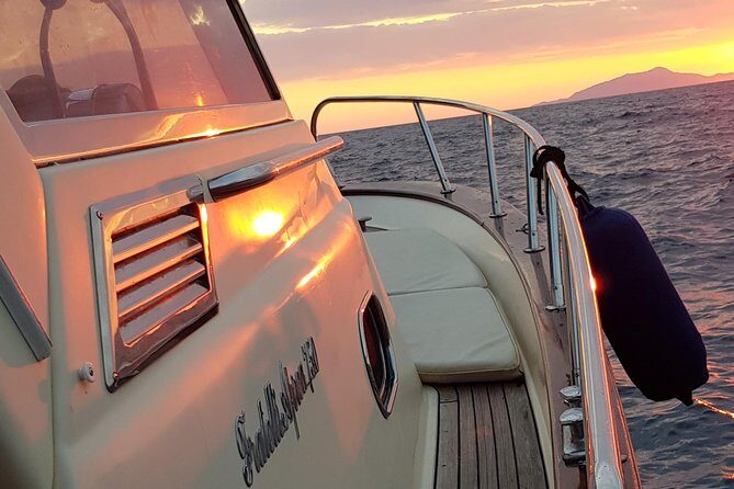 Tour privato in barca fra le meraviglie di Positano e della costiera Amalfitana - The early coast segment: from the Sorrento–Amalfi border point to Li Galli