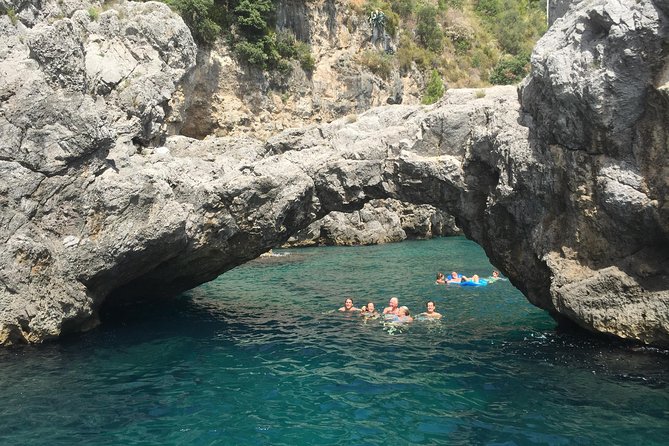 Tour the Sea Grottoes of the Amalfi Coast - Guide style and safety: why the captain matters more than the script