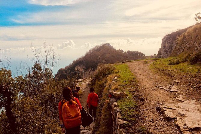 Trail of the gods with local guide Saveria Fiore "Ladybug" - Price and value: $77.89 is about more than miles