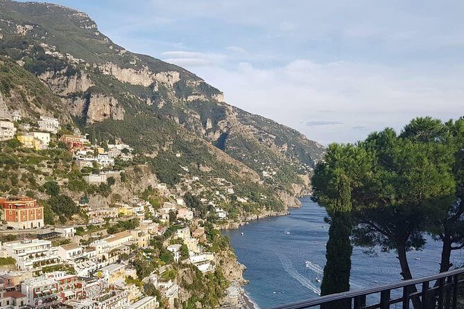 Transfer From Naples airport or station to Positano and vice versa - Naples airport or station to Positano: the stress-free handoff