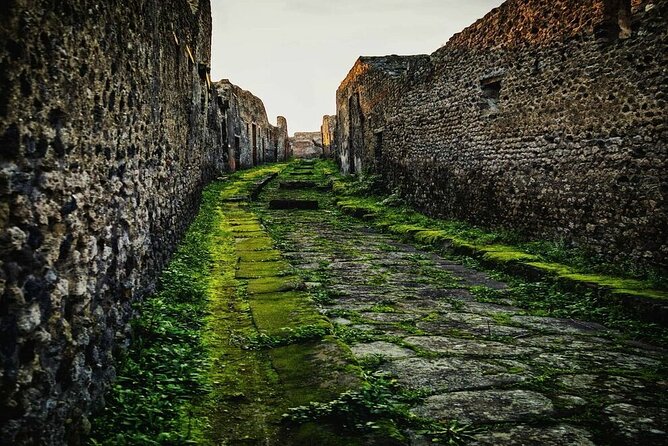 Transfer from Naples to Positano/Sorrento via Pompeii or vice versa - Pickup reality check: central Naples only, plus an Afrogola exception