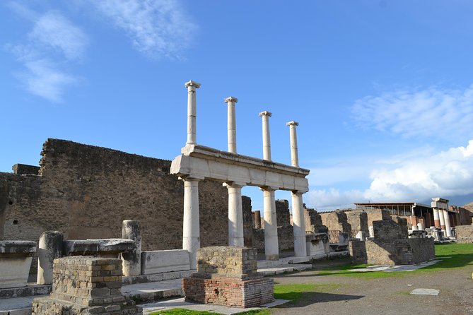 Transfer from Naples to Positano with 2 hours Private Tour in Pompeii - Pompeii at a fast, human pace: what each stop is for