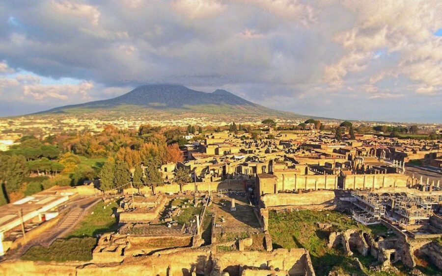 Transfer from Positano to Naples & 2hr stop at Pompeii site - How the 4-Hour Plan Really Works
