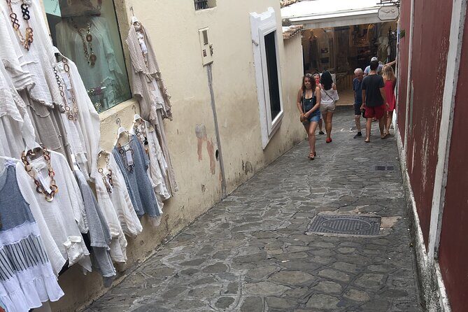 Transfer from Rome to Amalfi coast/Sorrento Area and Vice Versa - Pickup in Rome, Naples, and the Amalfi Coast: Meeting the Driver Without Stress